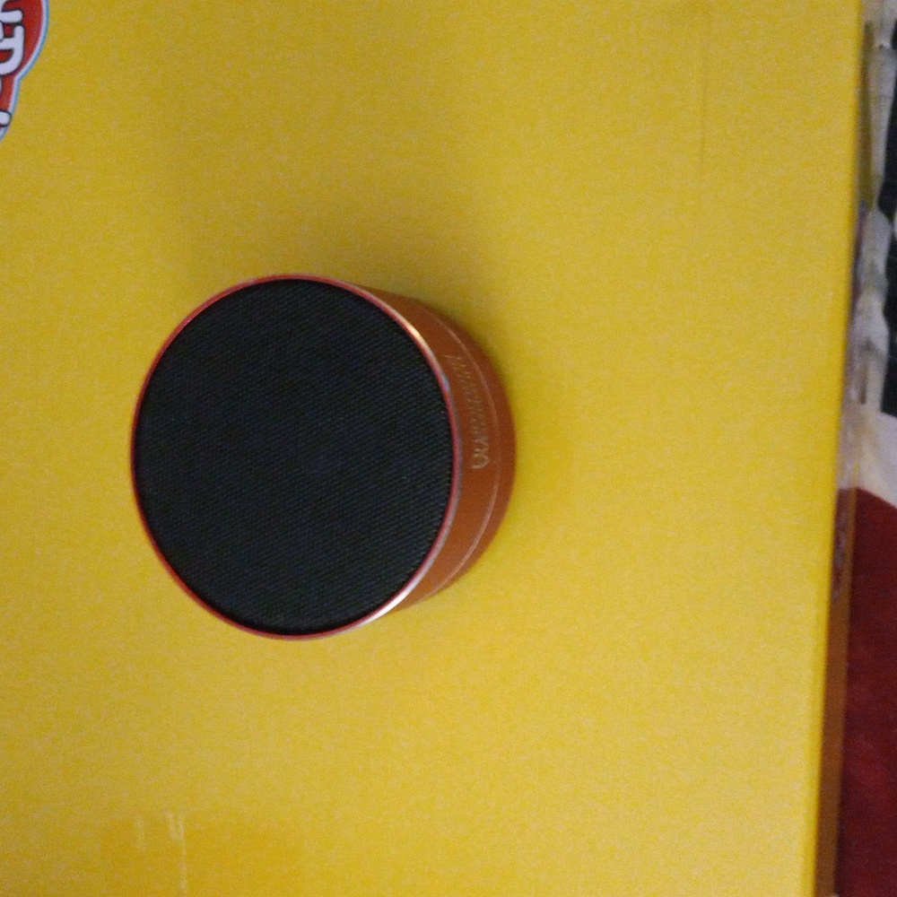Drummond woodsum mini Bluetooth speaker. - Picture 3 of 3